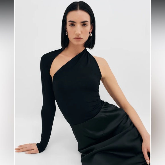 ‼️SOLD‼️ Marcella Manhattan One Shoulder Top - Picture 4 of 4